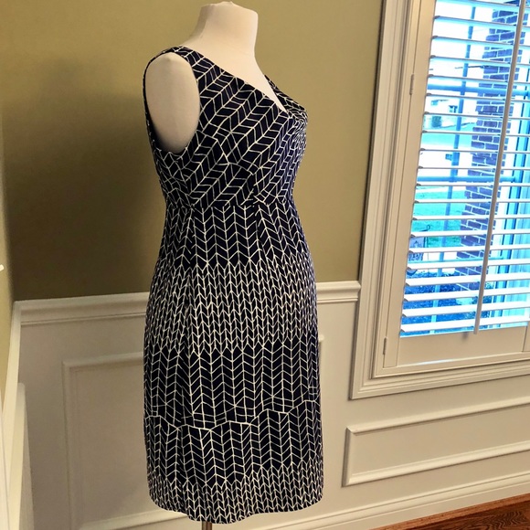 Gap Maternity Dress - Picture 2 of 4